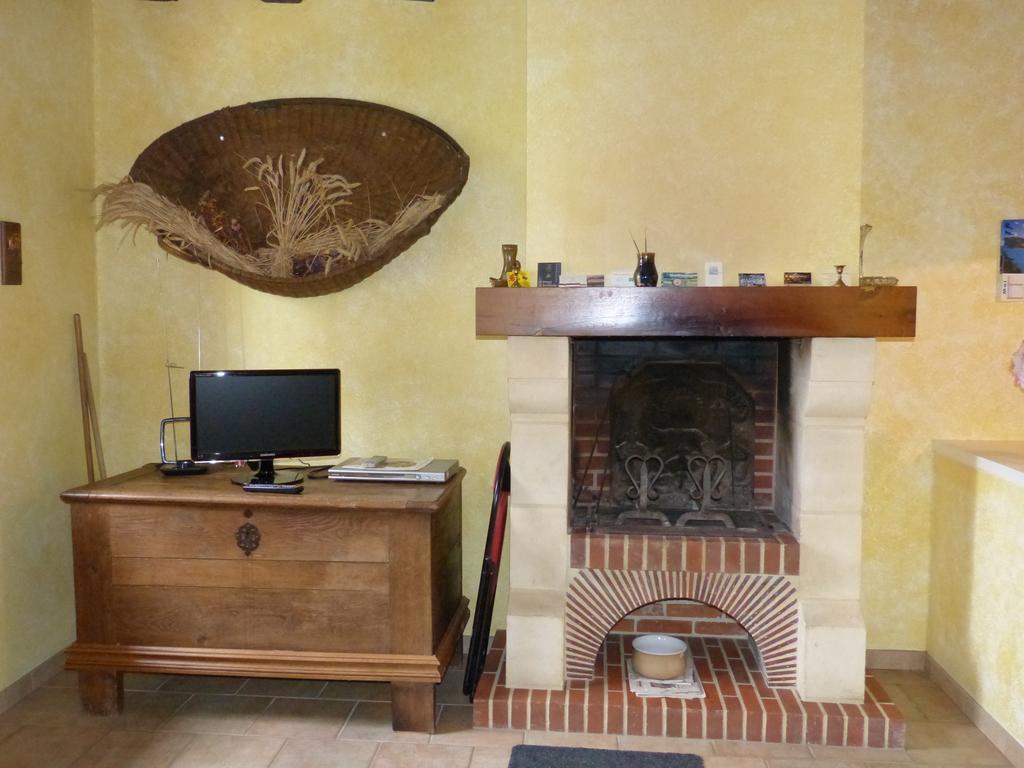 Les Baillis Villa Villegenon Rum bild